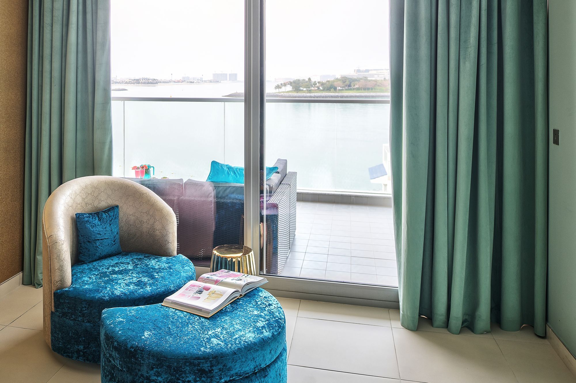 Luxury Staycation - Azure Residences Apartment Dubai
