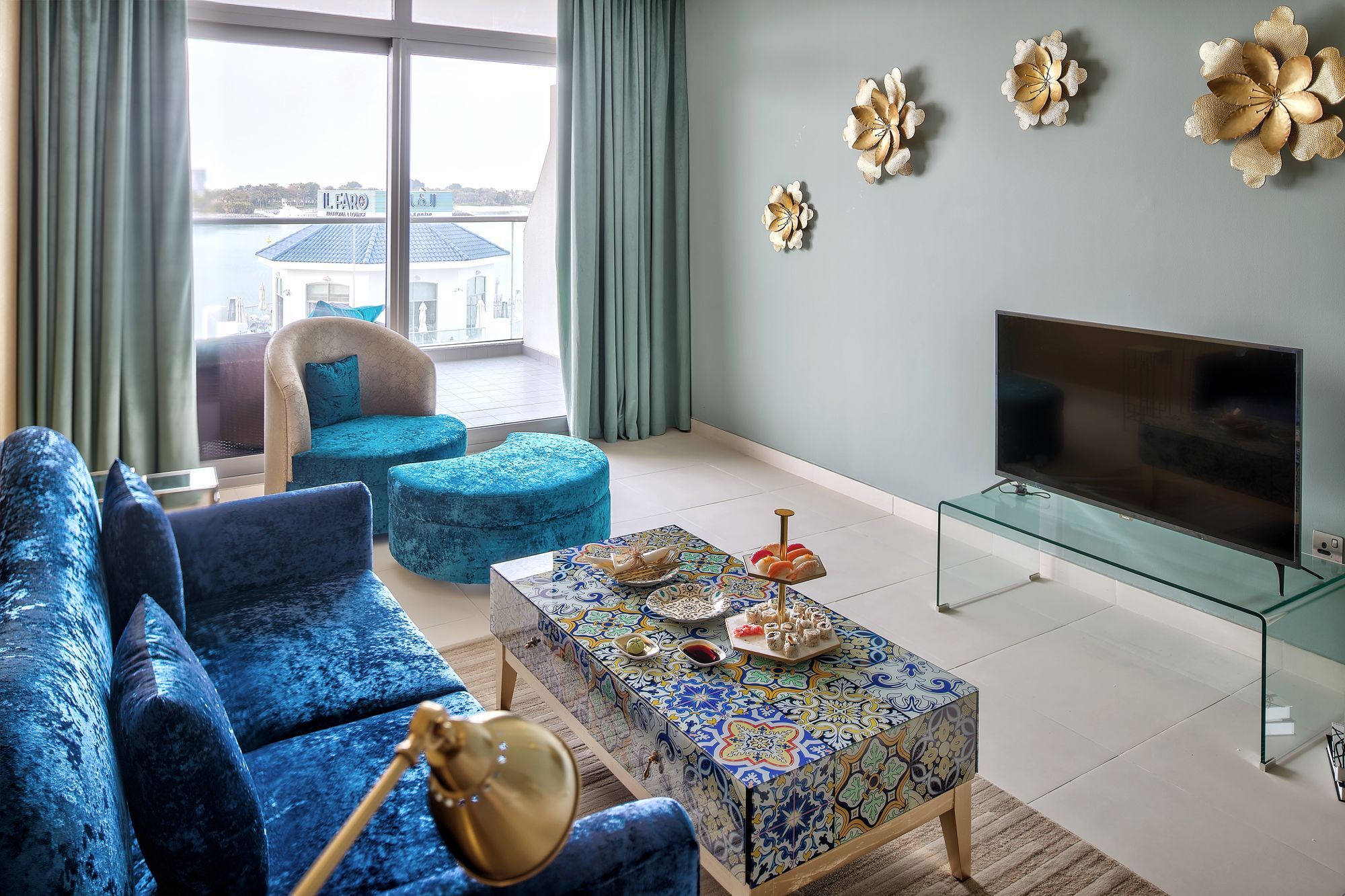 Luxury Staycation - Azure Residences Apartment